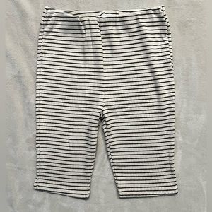 2/$8 O’Neill Cream and Black Ribbed Knit Stretch Pull On Bike Shorts NWOT